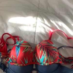 !!MOVING SALE! EVERYTHING MUST GO!! VS Tropical Push-up bra